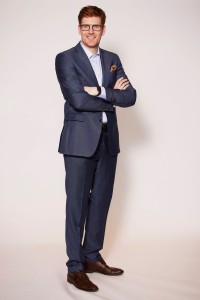 junger Banker im Smart Casual Business-Dresscode