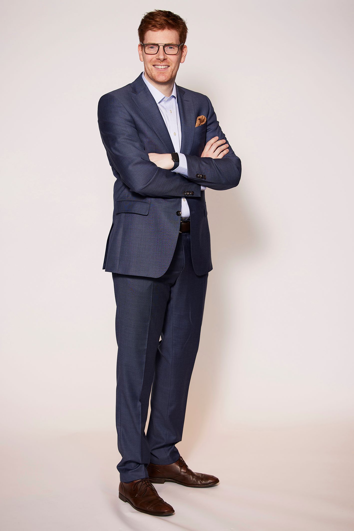 Tobi_ganz_nachher_Businessformal junger Banker im Smart Casual Business-Dresscode