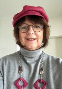 Nicole Dornberger mit pinker Mütze